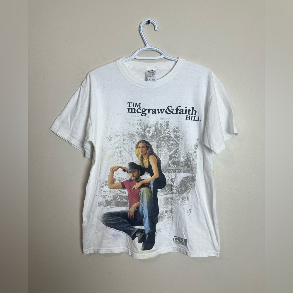 Fruit of the Loom Size M White Graphic T-Shirt